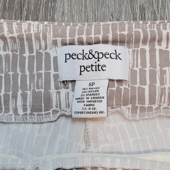 Peck&Peck Grey Print Design Burmuda shorts 6P - Picture 3 of 3